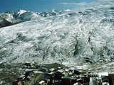 Snowy andorran Pyrenees, at Pas de la Casa, french border
