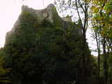 Ruines du Château Neu-Falkenstein, côté est, au dessus de St-Wolfgang près de Balsthal, Jura, Suisse, en automne.