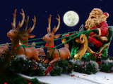Le Père Noël, sur son traineau tiré par des rennes, par une nuit de pleine lune